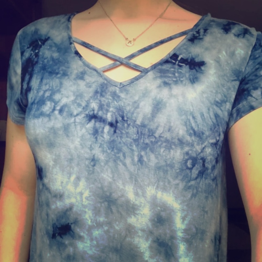 Blue tie-dye top